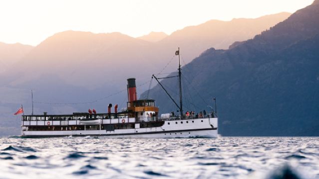 Lawatan sehari sewaan peribadi di Queenstown, New Zealand + lawatan santai ke ladang klasik keluarga dan bandar kecil