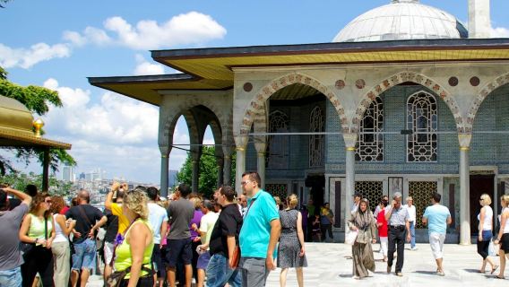 Istanbul: Guided Morning Walking Tour