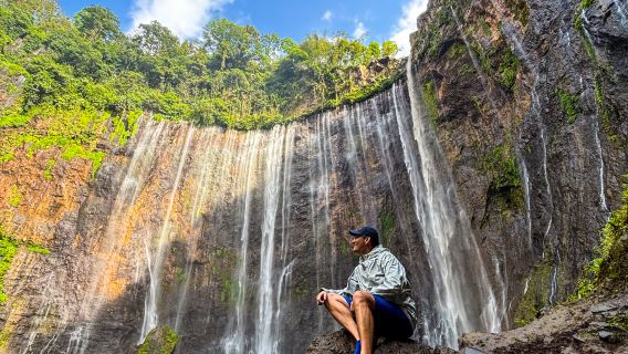 Tumpak Sewu Wasserfall & Das lebendige Jodipan Dorf Tagesausflug mit Mittagessen ab Surabaya