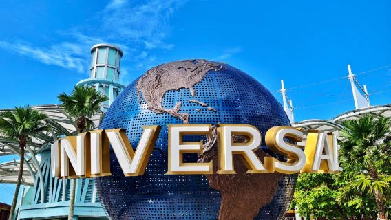 Однодневный тур в Пекинский Universal Studios Resort: быстрый доступ к 10 аттракционам и шоу с гидом