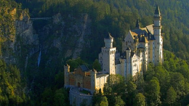 德國慕尼黑+新天鵝堡+阿爾卑斯湖+專車接駁【傳統與自然交織】