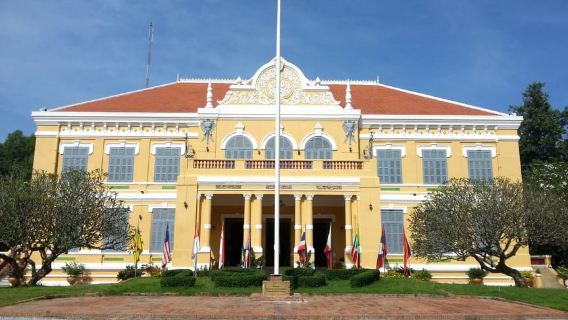 Battambang: Tuk-Tuk, Bamboo Train, Killing/Bat Caves, Sunset