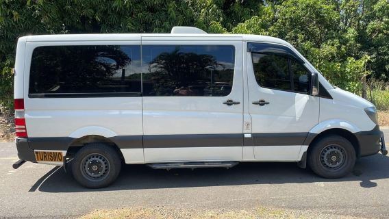 Tour combinato, vulcano Poas, piantagioni di caffè e vista sulle cascate.