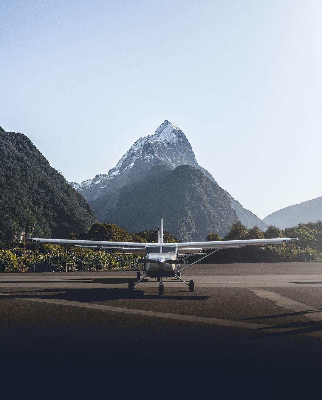 Queenstown round-trip + scenic flight + Milford Sound / Piopiotahi cruise + hotel transfer