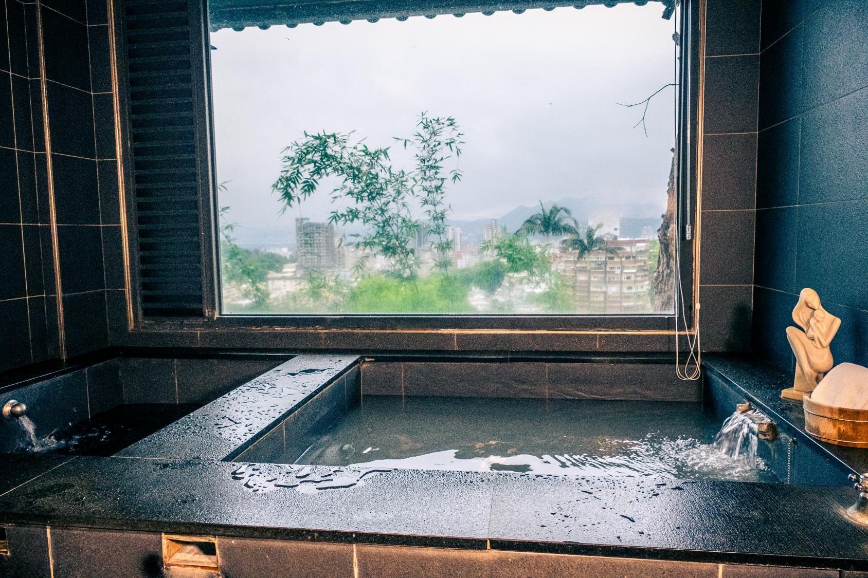 Taipeh Beitou | Zhang Xueliangs Garten der Stille | Fußbad, Doppel-Badehaus, kulinarisches Erlebnis