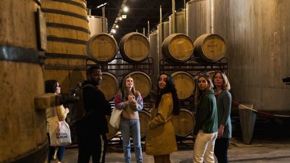 Porto Wine & Dine: Port Wine Cave and Food Tour