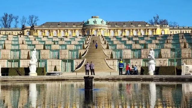 lawatan sehari ke Istana Sanssouci + Tembok Berlin + Menara Televisyen Berlin + Pulau Muzium di Berlin, Jerman