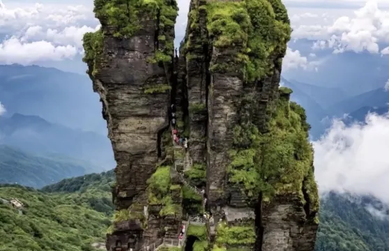 貴州銅仁亞木溝+梵淨山+紅雲金頂+承恩寺一日遊中英文服務