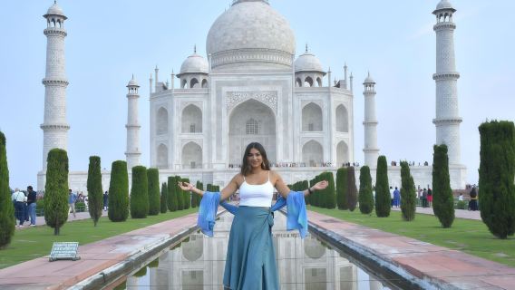 อากรา: เหมาทัวร์โดยรถยนต์ชมพระอาทิตย์ขึ้นที่ทัชมาฮาล ป้อมอัครา และทัชมาฮาลน้อย