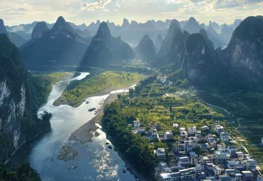 Xianggong Mountain + Wulongquan Resort Village Half-Day Tour