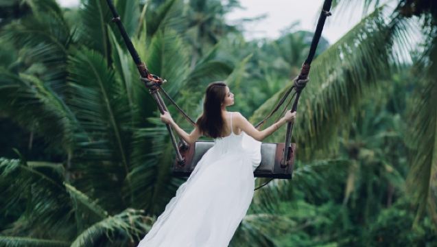 [ภาพสวยโดนใจ] จุดถ่ายรูปยอดนิยมในอูบุด บาหลี: พระราชวัง/ตลาด + นาขั้นบันได + วัดทีร์ตาเอ็มปูล + วัดทานาห์ลอต