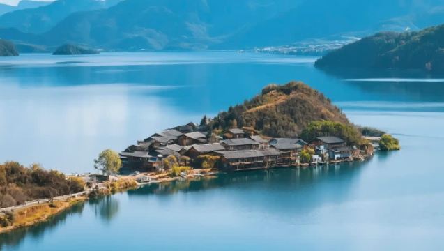 Lijiang round-trip: 1-day tour to Lugu Lake | A date with blue skies and white clouds | Private charter customize