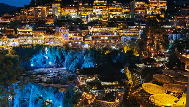 1-day tour to Furang town with private charter | Grand waterfall · Tusi palace · Xizhou bronze pillar