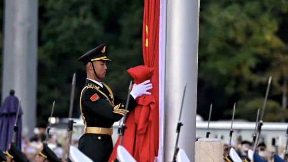 Dataran Tiananmen/Upacara Pengibaran Bendera/Upacara Menurunkan Bendera [Termasuk Tempahan/Pemandu Manusia/Perkhidmatan Ambil dari Rumah Pilihan/Hadiah Bendera Kecil]