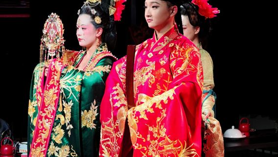 Dalian Jamuan Bahagia · Pernikahan · Jamuan Istana Dinasti Tang Megah (Pertunjukan Musik dan Tari Istana Imersif Gaya Tang + Jamuan Istana dengan Hidangan Laut Segar + Opsi Pengalaman Berbusana dan Berias Gaya Kuno)