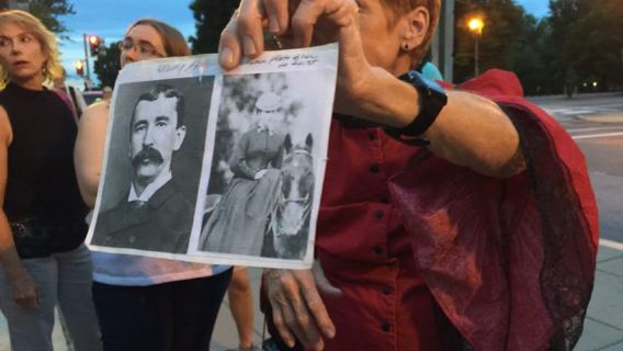 Washington, DC: Haunted Ghost Tour by Lantern Light