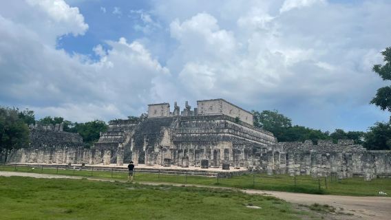 メキシコ・カンクン発 チチェン・イッツァ ワンデーツアー【チチェン・イッツァ遺跡+2つのセノーテ(天然井戸)巡り】
