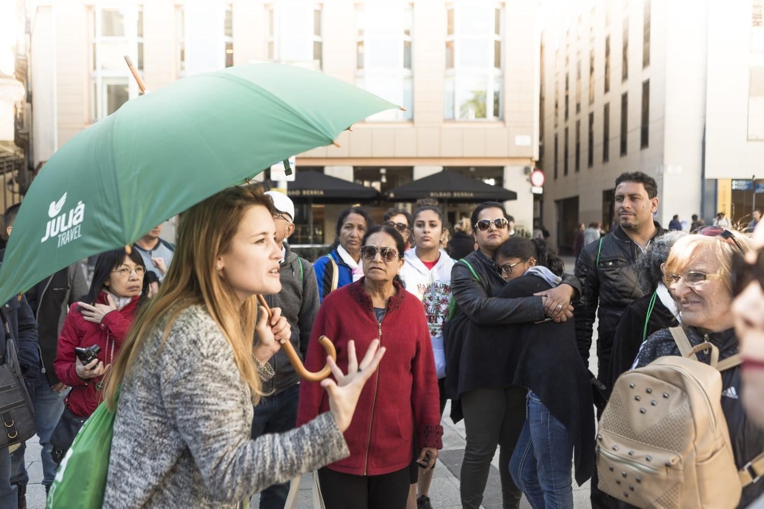 Private tour to Picasso museum and Born neighborhood