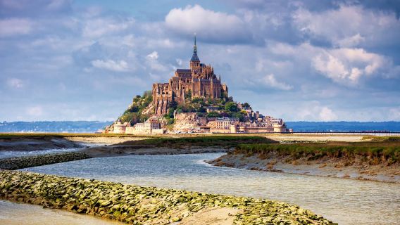 Paris - Mont Saint-Michel - Le Mont-Saint-Michel monastery Chinese driver-guide (12 hours) (excludes tickets)