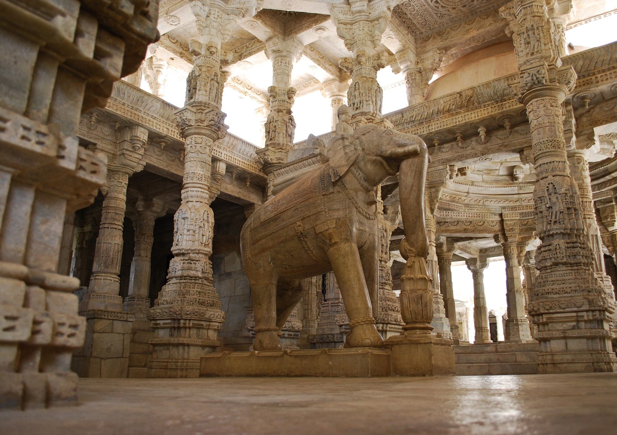 從焦特布爾出發的熱那克普寺廟及貢伯爾加爾古堡一日遊