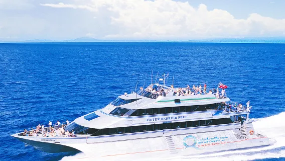 Cairns Silver Shuttle Agincourt Great Barrier Reef one-day tour Cruise + Snorkeling + Lunch