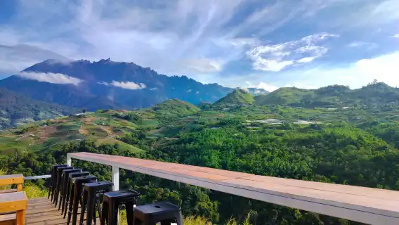 サバデサ牛牧場、スカイミラー、ペランギビューポイント＆ローカルマーケット日帰りツアー