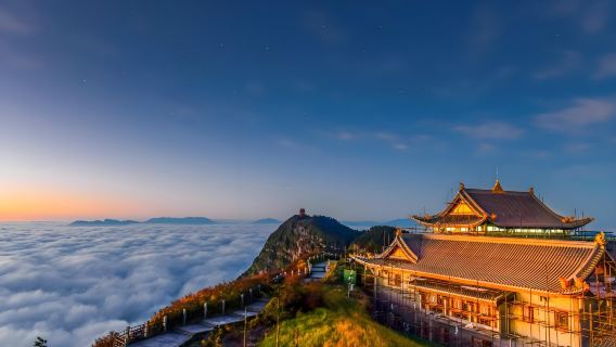 Chengdu departure: Mount Emei 1-day tour (English guide optional)|Please inquire in advance for guides who speak less common languages.