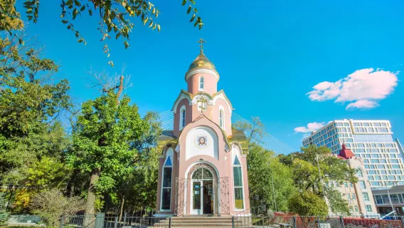 海參崴火車站+聖安德魯教堂+凱旋門+鷹巢山+金角灣+玻璃海灘