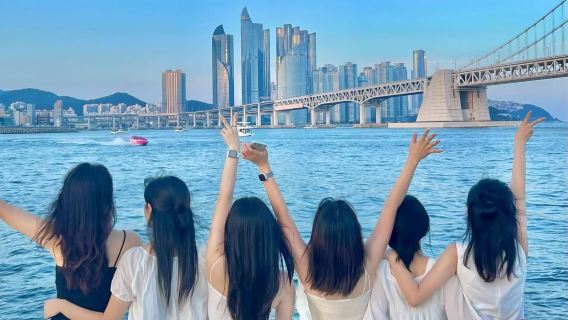 Experiencia en yate en Busan | Guangalli, Haeundae | Yate compartido | YachtHolic