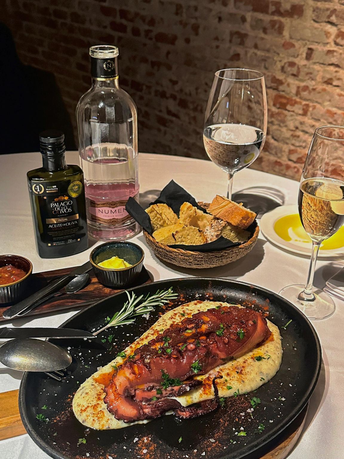 Tischreservierung im Restaurant La Raza Madrid, ein beliebtes Restaurant in Madrid, Spanien