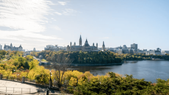 Ottawa: Best of Ottawa Small-Group Tour with Canal Cruise