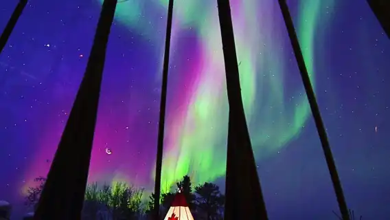 ทัวร์หลายวันล่าชมแสงออโรร่าในเมืองเยลโลว์ไนฟ์ ประเทศแคนาดา