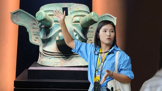 perjalanan satu hari ke Museum Sanxingdui | Termasuk tiket masuk| pemandu wisata ( Tingkat Menengah/Mahir) + pulang pergi dengan Mobil Kecil (2-8 Orang)