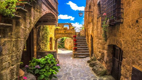 羅馬+火山湖境界+天空之城遺世獨立一日遊【宮崎駿靈感場景】