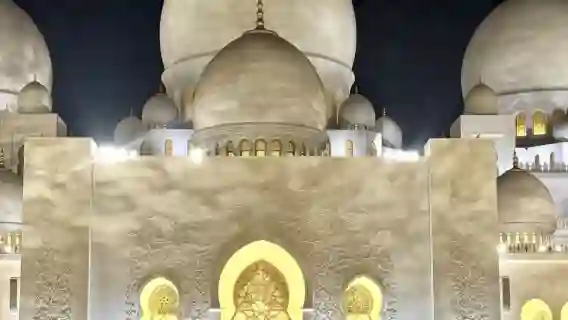 阿布達比謝赫扎耶德大清真寺【中文私家定制團/包車遊飯店接駁】