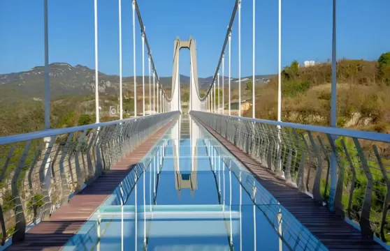 吉林沉浸式一日遊：千米懸空玻璃棧道+滿族古鎮旅拍+舌尖狂歡