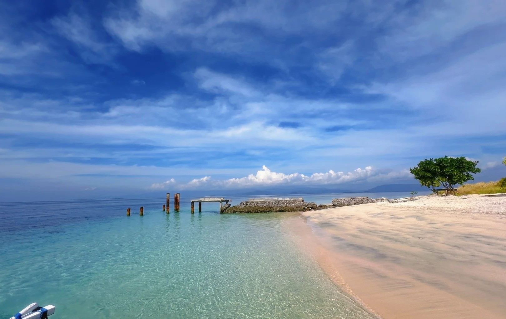East Gili 4 Islands 1-day tour: Private car + chartered boat, guide accompanies throughout, all-inclusive price