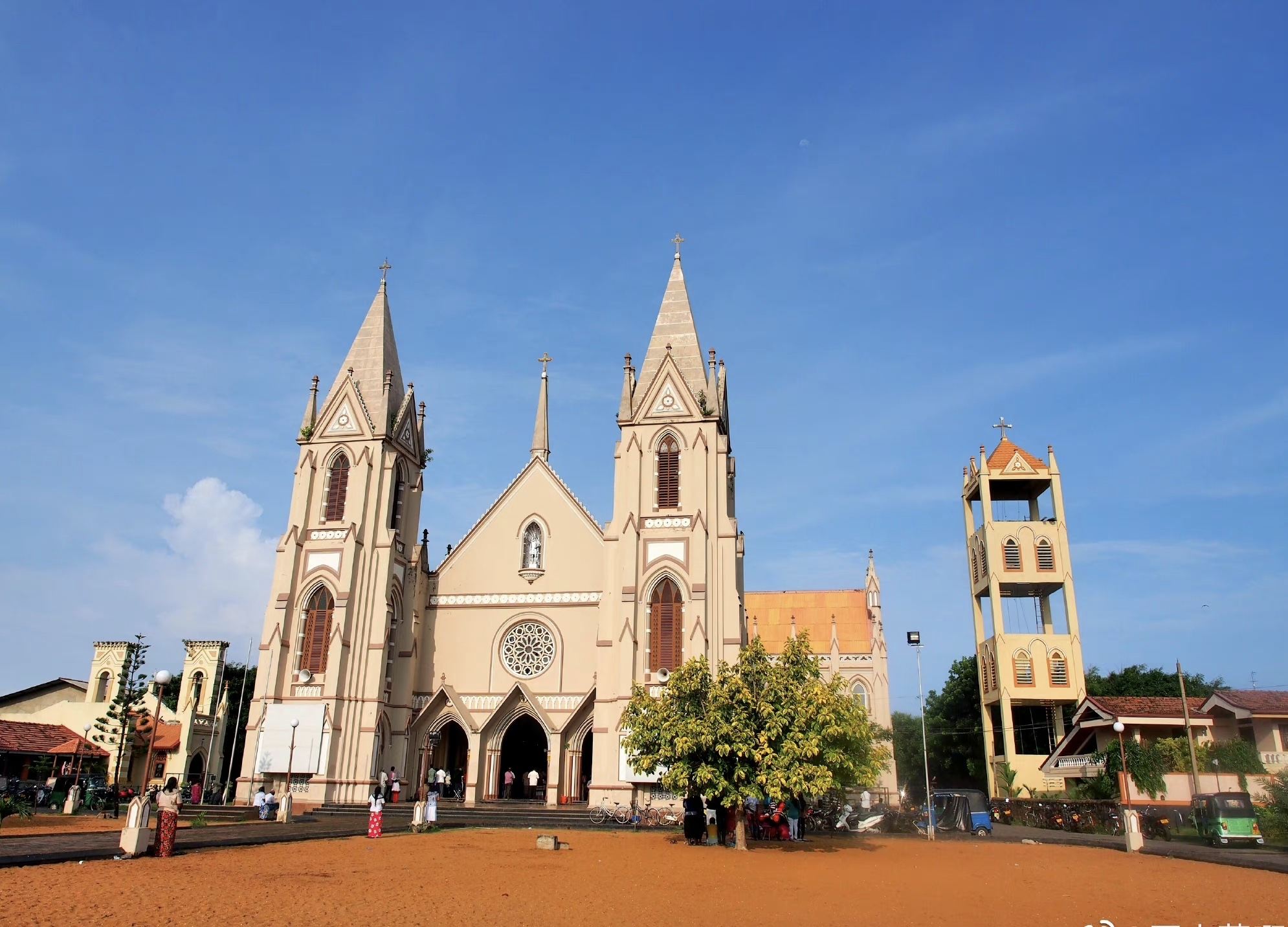 West Coast sightseeing tour in Sri Lanka - Colombo Museum/Negombo/coastal train ride