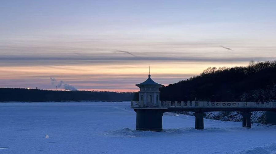 中國長春 凈月潭+長影世紀城+世界雕塑園+冰雪新天地 一日遊