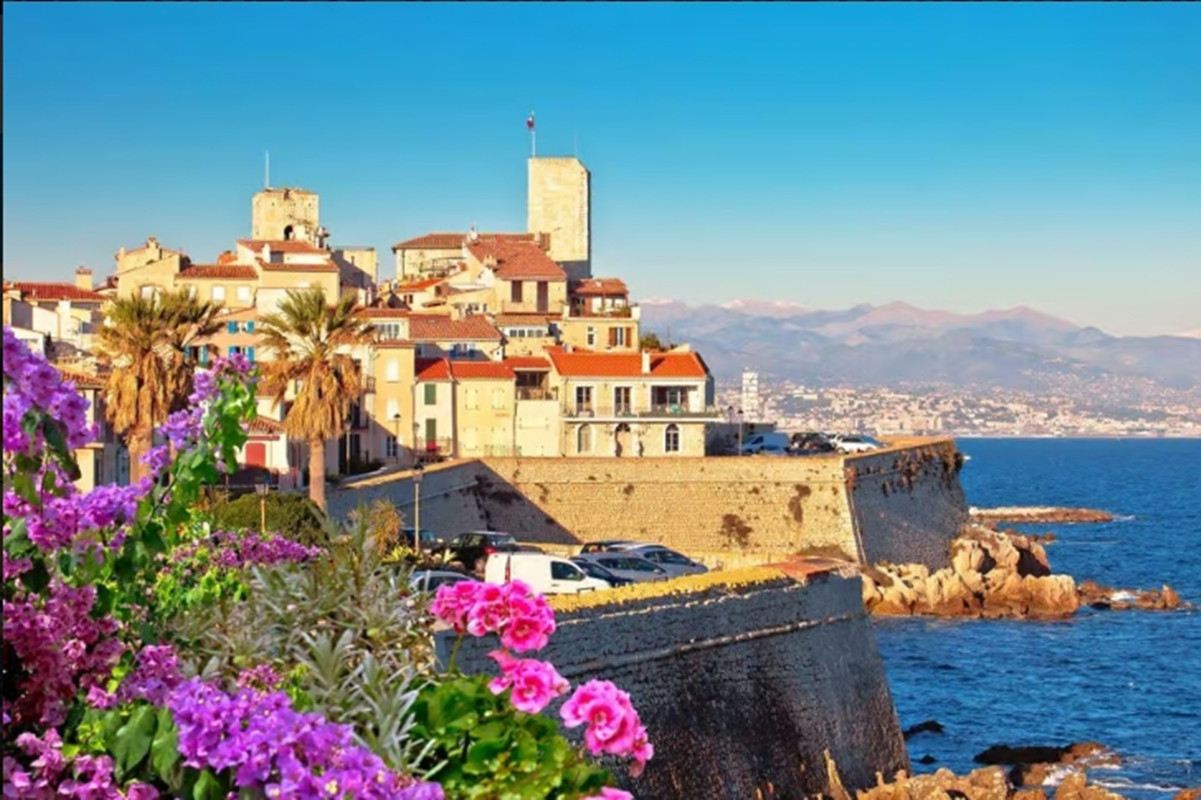 Half-day tour from Nice, France: Cannes + Antibes + Saint-Paul-De-Vence (morning/afternoon)
