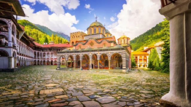 Từ Sofia: Tour trong ngày khám phá Tu viện Rila & Nhà thờ Boyana không thể bỏ qua