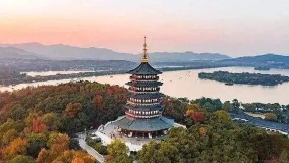 Hangzhou Westsee + Guo Villa + Meijiawu + Yunqi Bambusweg + Qinghefang Privattransfer Tagesausflug/mehrsprachiger Reiseleiter