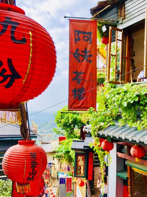 【台北包車一日遊】十分天燈・九份老街・黃金瀑布・北海岸