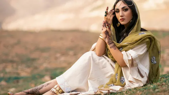 All kinds of translators, Guide , chartered private charter, photographers, business escorts, medical accompaniment, travel guides, customization throughout the United States