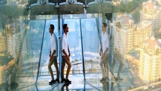 Sky View with glass slide - Opendated