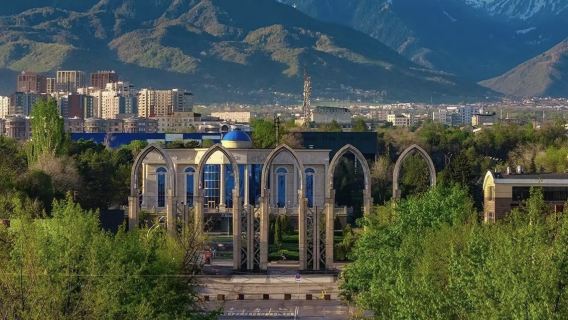 Professional translation services across Kyrgyzstan|Tour guide|Business translation|Exhibition translation|Accompanying visit|Conference translation