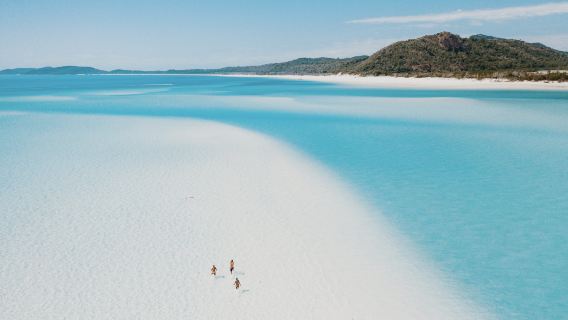 Penerbangan wisata 60 menit ke Kepulauan Whitsunday + perjalanan satu hari dengan perahu cepat ke Pantai Whitehaven