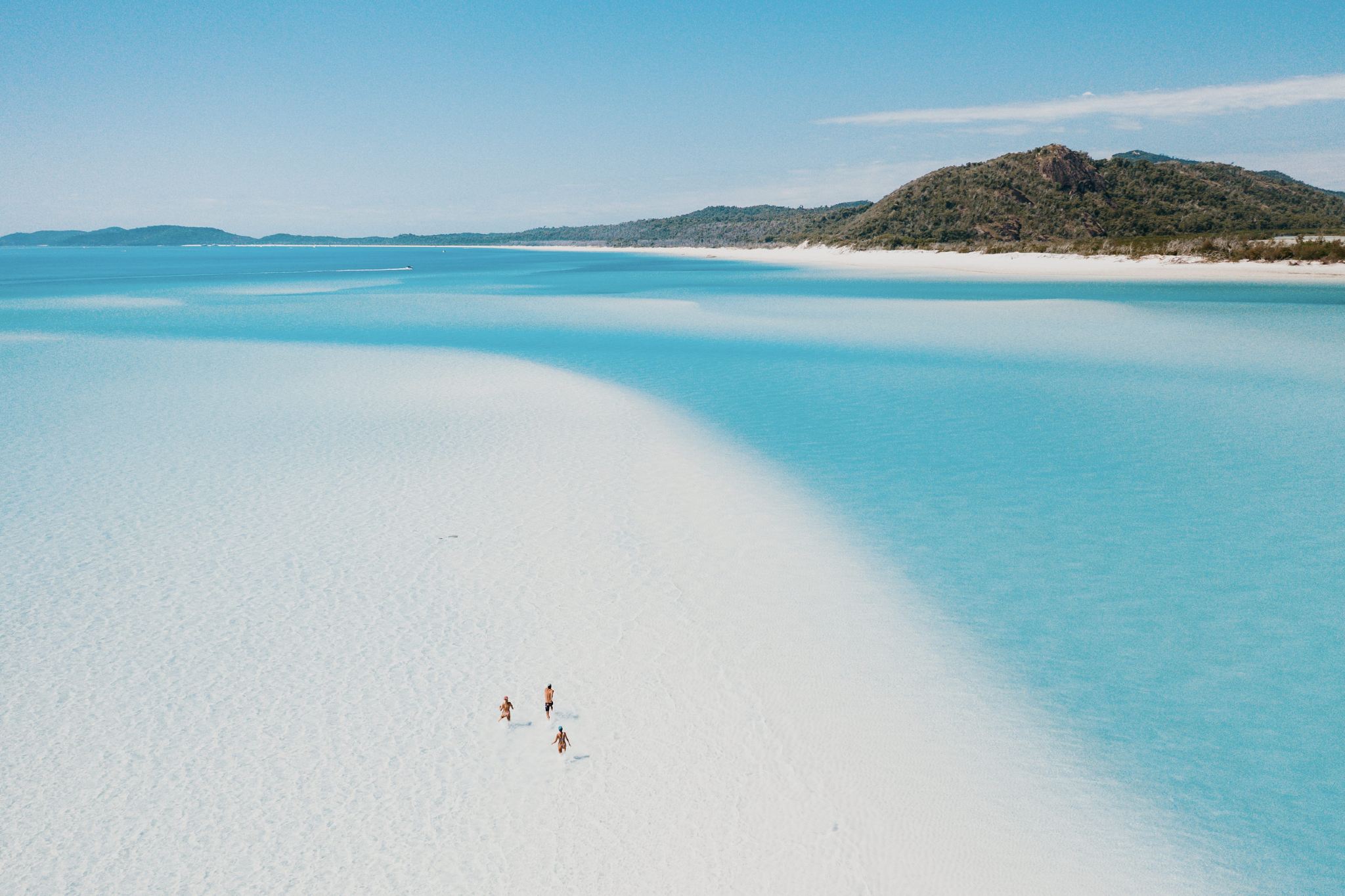Whitsundays 60-minute scenic flight + Whitehaven Beach speedboating 1-day tour