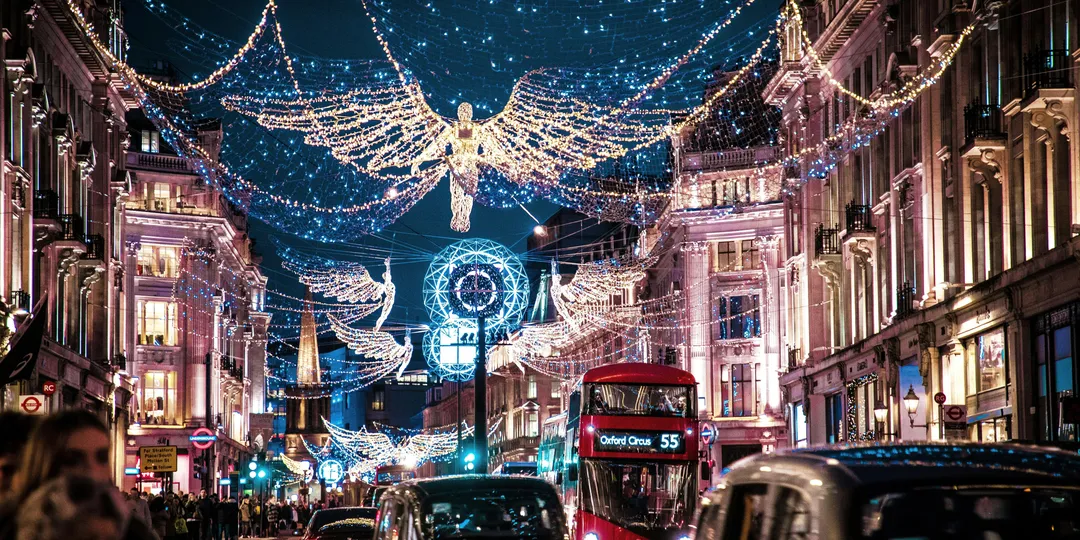 London Christmas Lights Experience on a Vintage Open-Top Bus