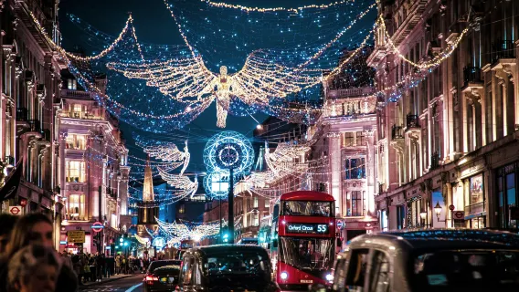 London Christmas Lights Experience on a Vintage Open-Top Bus